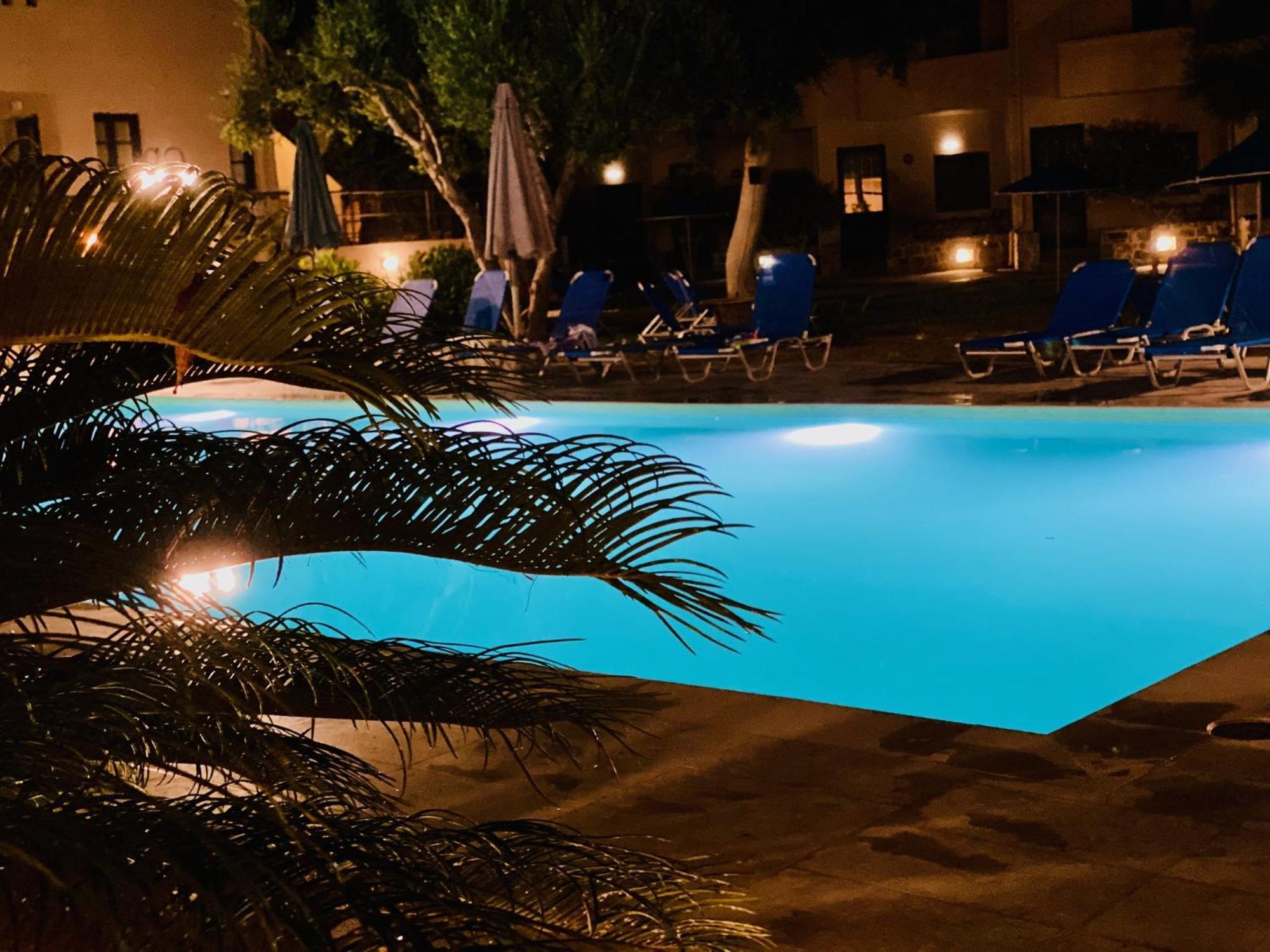 Creteco Hotel & Suites Gournes Gouvon Exterior photo
