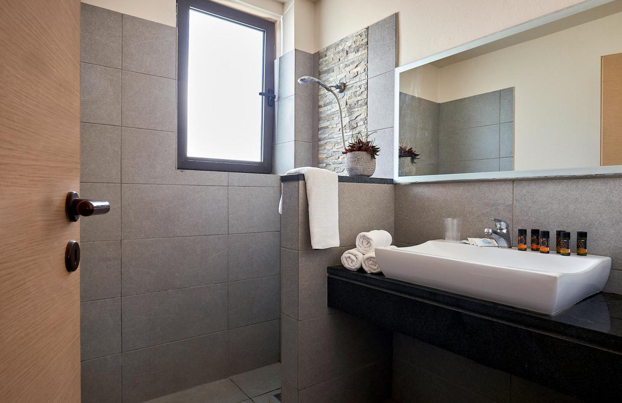 Creteco Hotel & Suites Gournes Gouvon Exterior photo