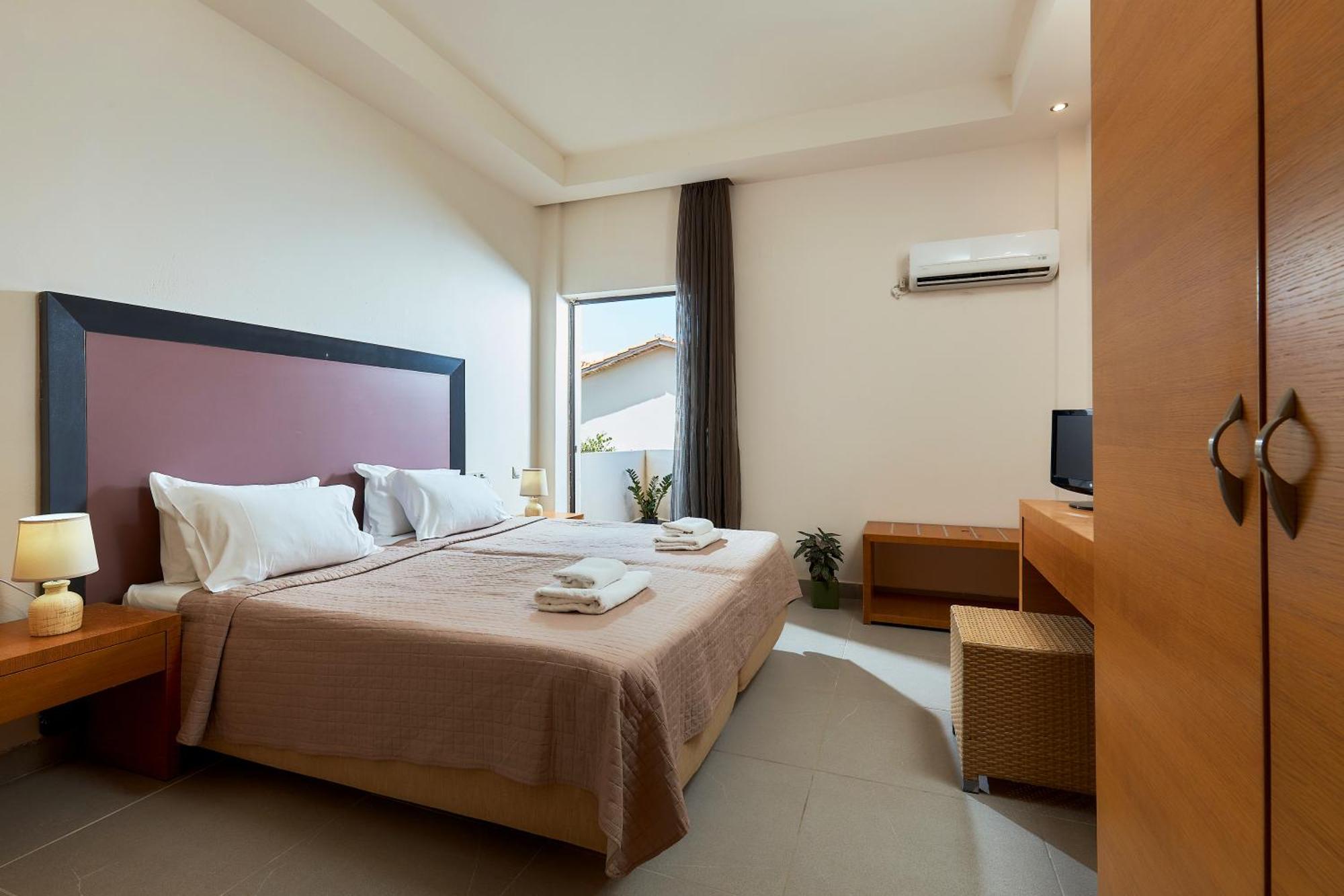 Creteco Hotel & Suites Gournes Gouvon Exterior photo