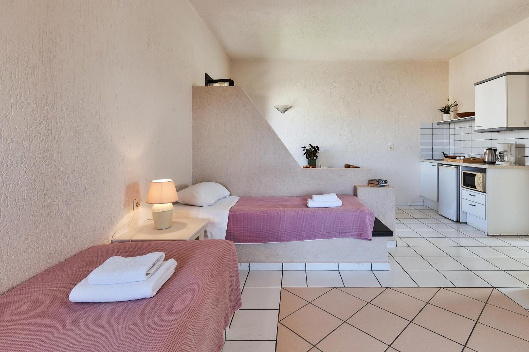 Creteco Hotel & Suites Gournes Gouvon Exterior photo